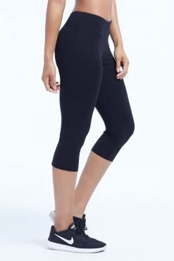 Marika Carrie Slimming Capri Bottoms