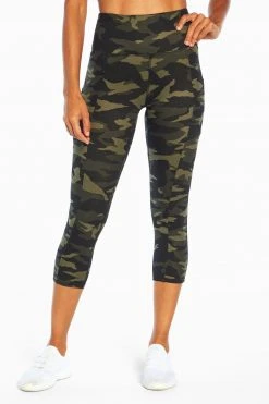 Marika Balance Collection Eclipse Printed Side Pocket Mid Calf Capri Legging
