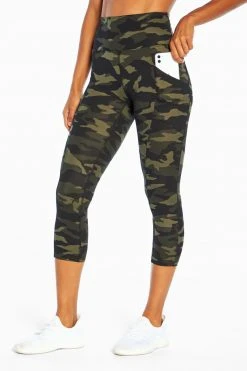 Marika Balance Collection Eclipse Printed Side Pocket Mid Calf Capri Legging
