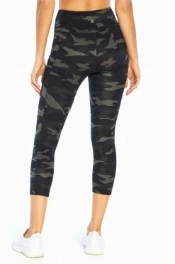 Marika Balance Collection Eclipse Printed Side Pocket Mid Calf Capri Legging