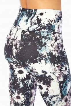 Marika Balance Collection Eclipse Printed Side Pocket Mid Calf Capri Legging