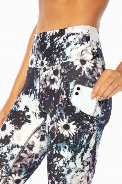 Marika Balance Collection Eclipse Printed Side Pocket Mid Calf Capri Legging