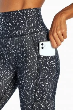 Marika Elsa Side Pocket Mid Calf Capri