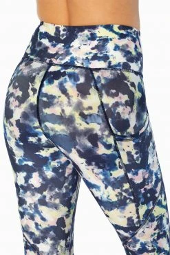 Marika Ignite Side Pocket Mid Calf Capri Features