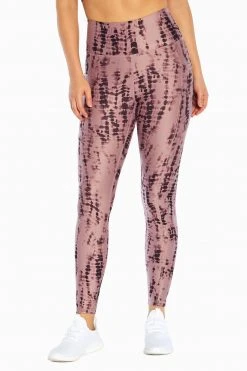 Marika Drift Side Pocket Legging - Stylish & Functional Women's Leggings with Playful Prints 28 Marika Drift Side Pocket Legging Features