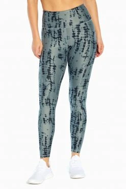 Marika Drift Side Pocket Legging - Stylish & Functional Women's Leggings with Playful Prints 22 Marika Drift Side Pocket Legging Features
