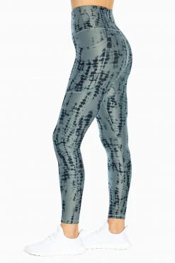 Marika Drift Side Pocket Legging - Stylish & Functional Women's Leggings with Playful Prints 21 Marika Drift Side Pocket Legging Features