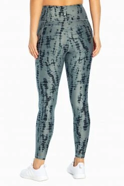 Marika Drift Side Pocket Legging - Stylish & Functional Women's Leggings with Playful Prints 20 Marika Drift Side Pocket Legging Features