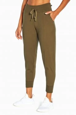 Marika Mona Jogger Features