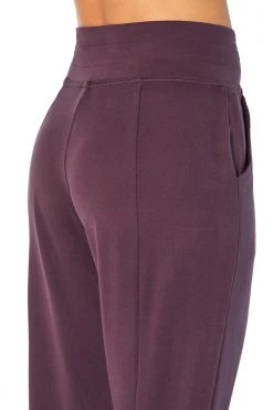 Marika Mona Jogger Features