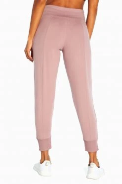 Marika Mona Jogger Features