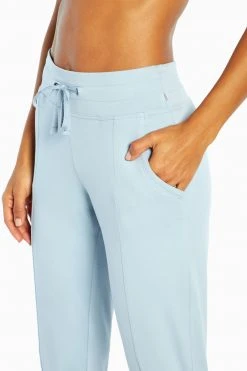 Marika Mona Jogger Features