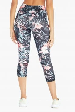 Marika Sport Palm Printed Capri Legging - Peach Tropics